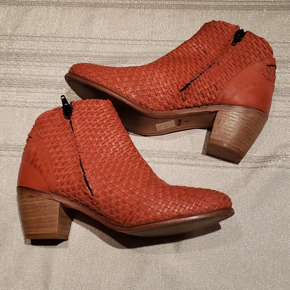 Catherine Malandrino Bootie Boot Woven Leather Women's 40 RED